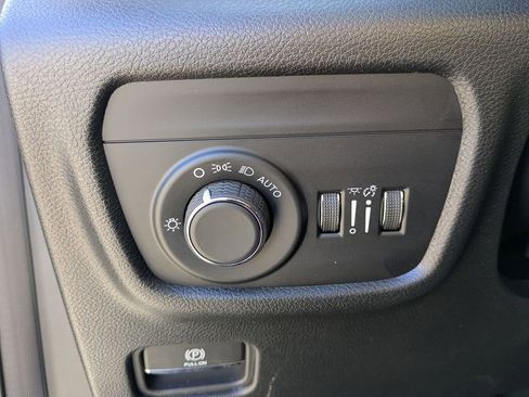 New 2026 Jeep Grand Cherokee Altitude RWD image 25