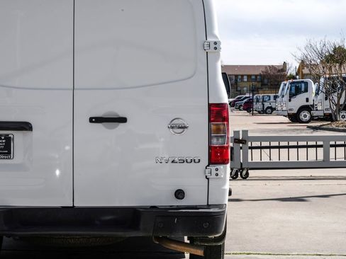 Used 2017 Nissan NV 2500 SV image 37