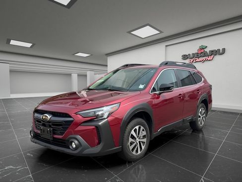 Certified 2025 Subaru Outback Premium AWD/4WD image 5