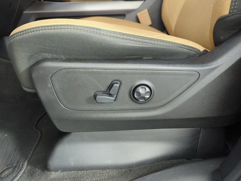 Used 2019 RAM 1500 Big Horn RWD image 12