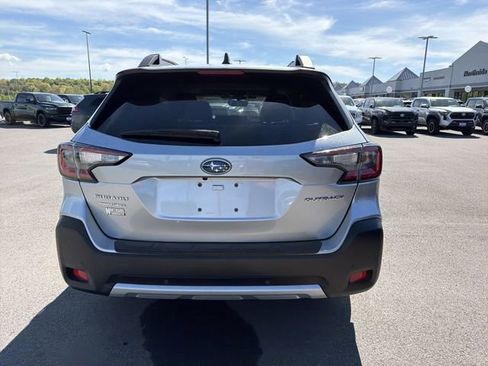 Used 2025 Subaru Outback Limited AWD/4WD image 8