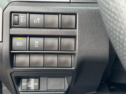 Certified 2025 Toyota Tacoma SR5 image 28