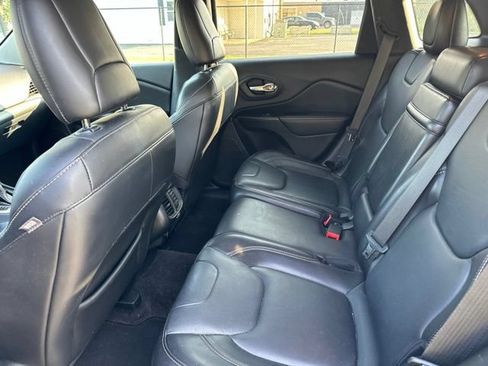 Used 2016 Jeep Cherokee Limited AWD/4WD image 16