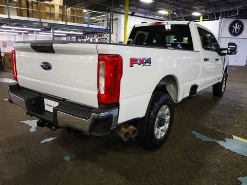 Used 2024 Ford F350 XLT w/ FX4 Off-Road Package image 6