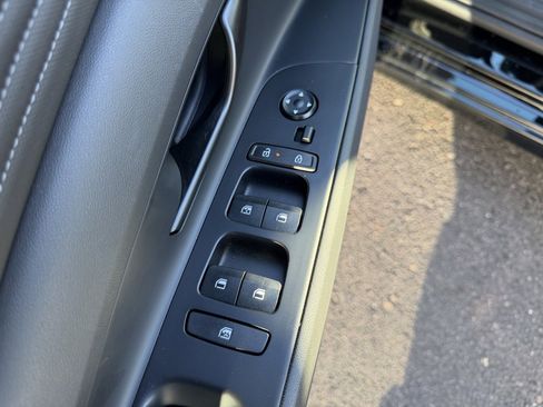 Certified 2025 Hyundai Elantra Sport image 12