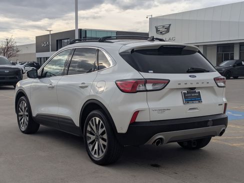 Used 2020 Ford Escape Titanium w/ Titanium Premium Package 2.0 image 3