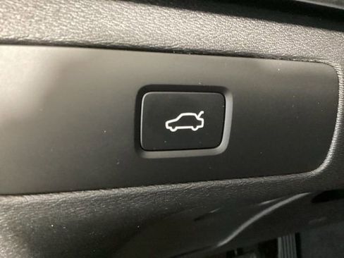 New 2026 Volvo XC90 B6 Ultra w/ Protection Package image 19