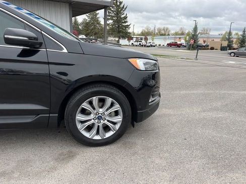 Used 2019 Ford Edge Titanium w/ Equipment Group 301A FWD image 18