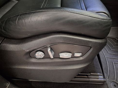 Used 2019 Porsche Cayenne S AWD/4WD image 11