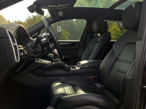 Used 2019 Porsche Cayenne AWD/4WD image 11