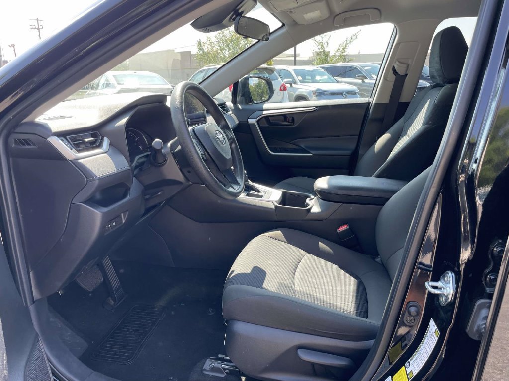 Used 2025 Toyota RAV4 LE FWD image 15