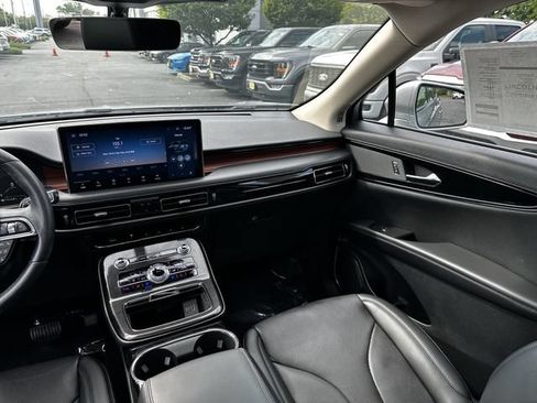 Certified 2023 Lincoln Nautilus Reserve AWD/4WD image 17