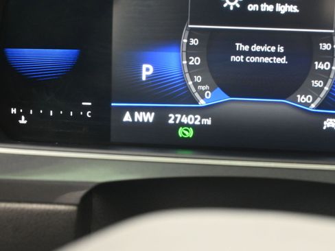 Used 2023 Volkswagen Tiguan SE w/ Panoramic Sunroof Package AWD/4WD image 25