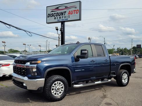 Used 2022 Chevrolet Silverado 2500 LT w/ Convenience Package AWD/4WD image 3