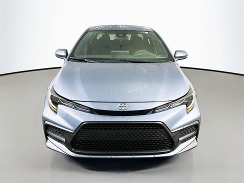 Used 2020 Toyota Corolla SE image 2