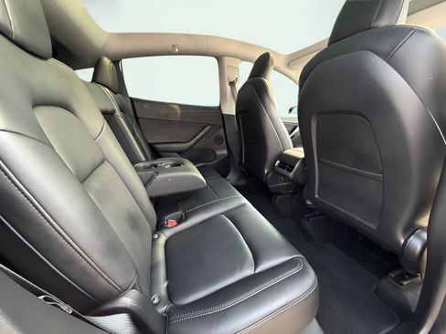 Used 2021 Tesla Model Y 2WD image 22