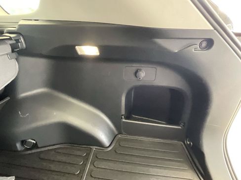 Used 2023 Toyota RAV4 XLE Premium AWD/4WD image 28