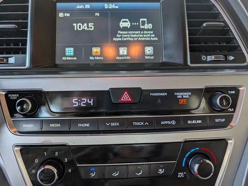 Used 2017 Hyundai Sonata SE FWD image 37