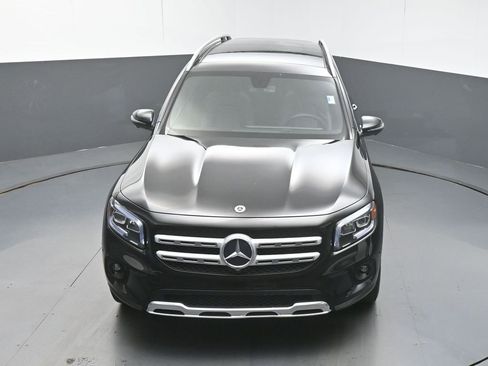 Used 2020 Mercedes-Benz GLB 250 w/ Premium Package image 20