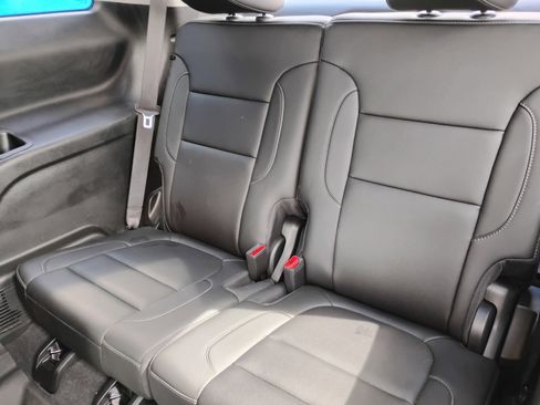 Used 2023 GMC Acadia SLT w/ LPO, Floor Liner Package FWD image 18