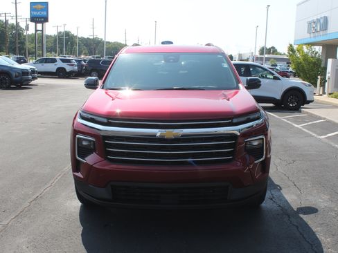 New 2027 Chevrolet Traverse LT AWD/4WD image 8