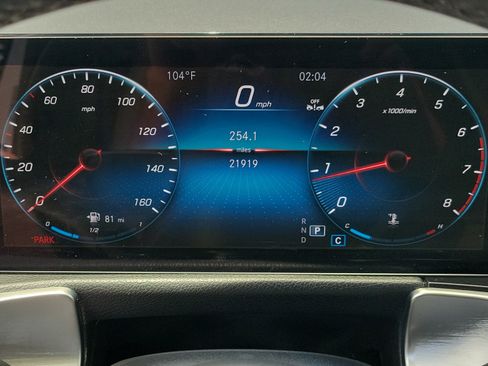 Used 2023 Mercedes-Benz GLB 250 image 26