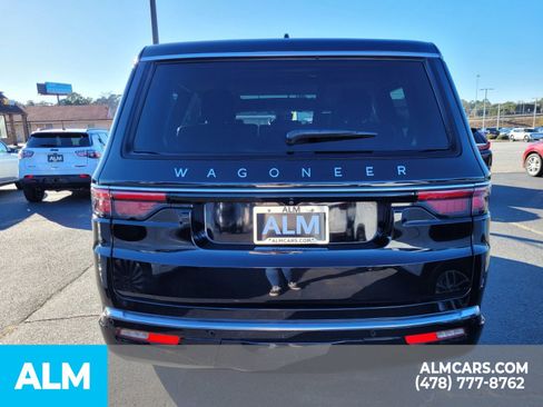 Used 2023 Jeep Wagoneer 4WD w/ Premium Group I image 10