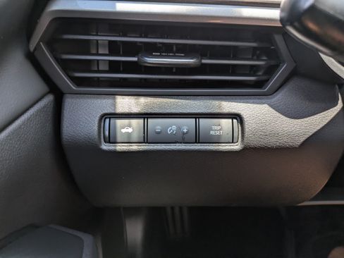 Used 2024 Nissan Altima 2.5 SV FWD image 26