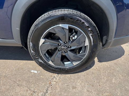 Used 2025 Nissan Rogue SV AWD/4WD image 32