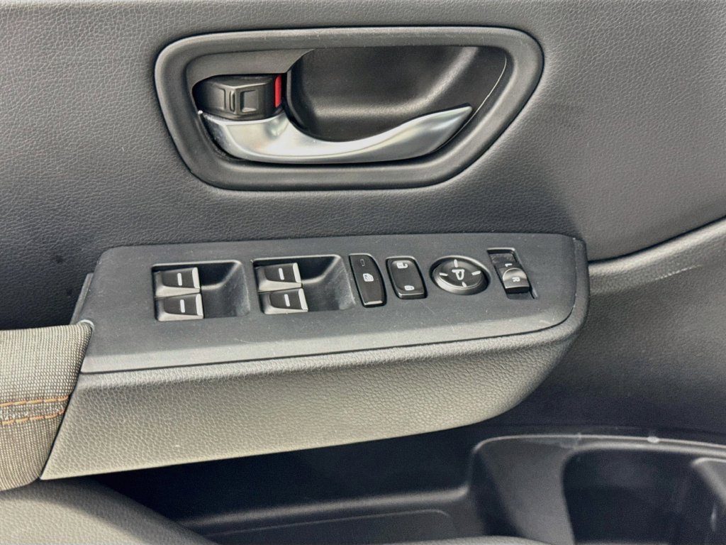 Used 2025 Honda Pilot Sport image 23
