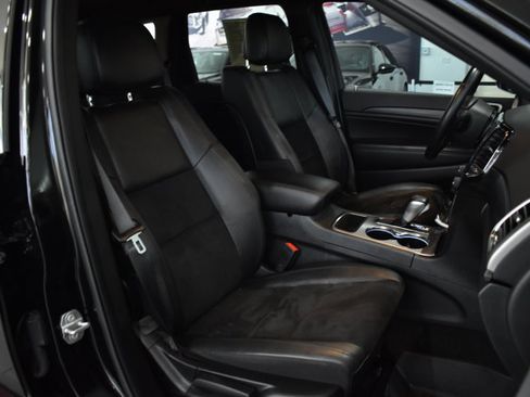 Used 2021 Jeep Grand Cherokee Laredo X AWD/4WD image 14