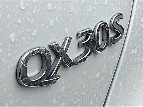 Used 2019 INFINITI QX30 Sport w/ Cargo Package image 8