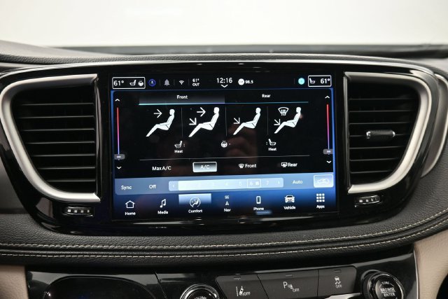 Used 2024 Chrysler Pacifica Limited FWD image 23