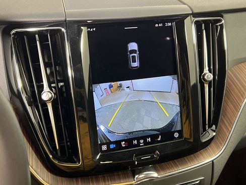 Used 2023 Volvo XC60 B5 Plus w/ Climate Package image 24