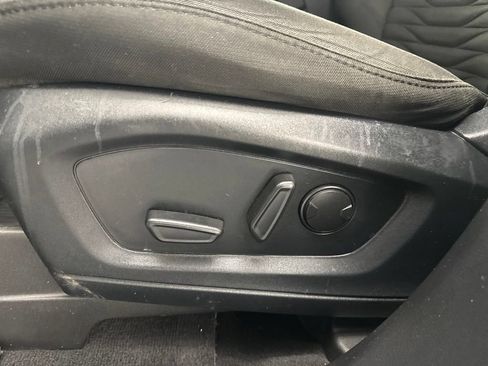 Used 2021 Ford Explorer XLT RWD image 18