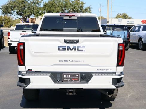 Used 2024 GMC Sierra 2500 Denali Ultimate image 7