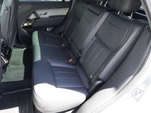 Used 2025 Land Rover Range Rover Sport SE AWD/4WD image 30