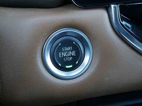 Used 2024 GMC Canyon AT4 w/ Canyon Safety Plus Package AWD/4WD image 32