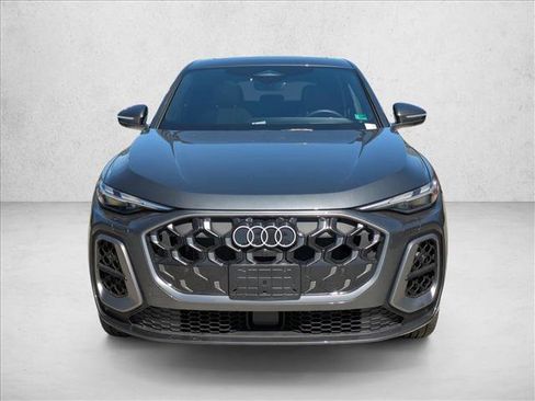 Used 2025 Audi Q5 Premium image 2
