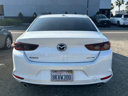 Used 2019 MAZDA MAZDA3 w/Preferred Pkg image 4