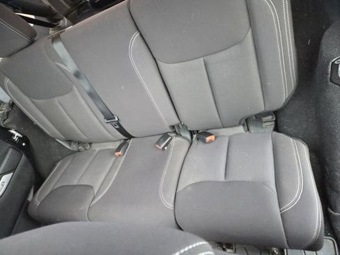 Used 2013 Jeep Wrangler Unlimited Sahara image 25