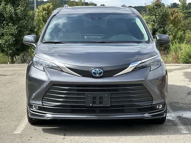 Used 2025 Toyota Sienna XLE w/ XLE Plus Package AWD/4WD image 20