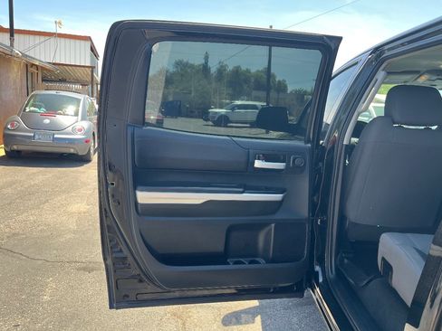 Used 2014 Toyota Tundra SR5 w/ SR5 Upgrade Package AWD/4WD image 31