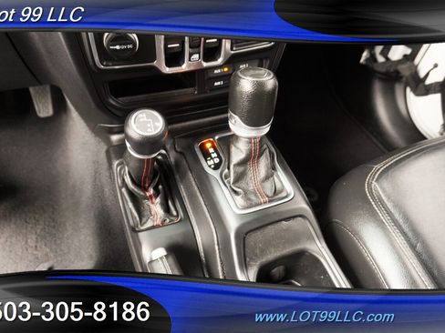 Used 2018 Jeep Wrangler Unlimited Sahara image 23