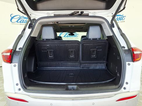 Used 2021 Buick Enclave Premium w/ Sun and Sites Package FWD image 10