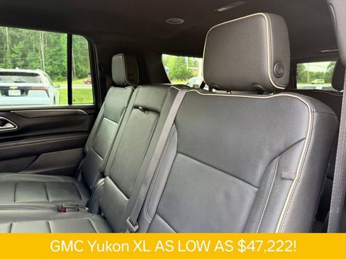 Used 2023 GMC Yukon XL SLT AWD/4WD image 17