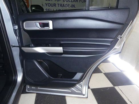 Used 2023 Ford Explorer Limited RWD image 28