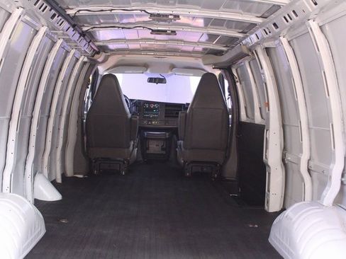 Used 2023 GMC Savana 2500 Extended image 15