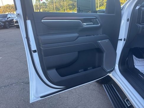 New 2025 GMC Sierra 2500 Denali w/ Denali Reserve Package image 14