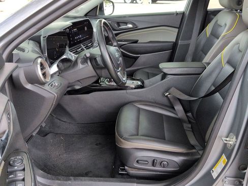 Used 2024 Chevrolet Trax ACTIV FWD image 19